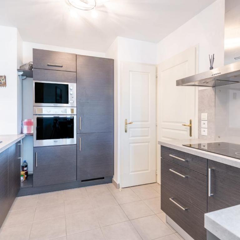 Joli T2 de 57 m proche lac et Vieille Ville - Chambre - 9