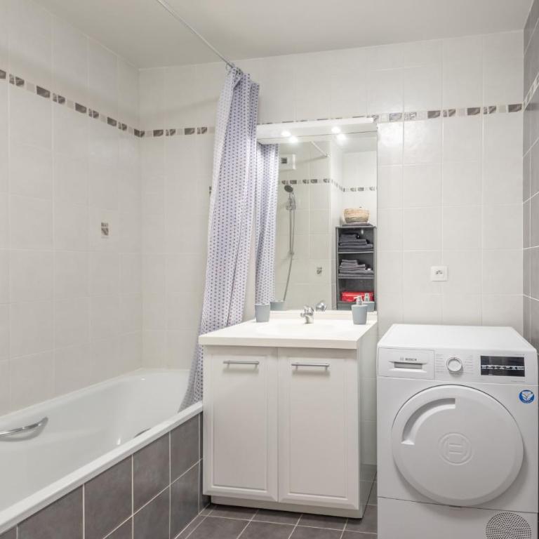 Joli T2 de 57 m proche lac et Vieille Ville - Chambre - 19