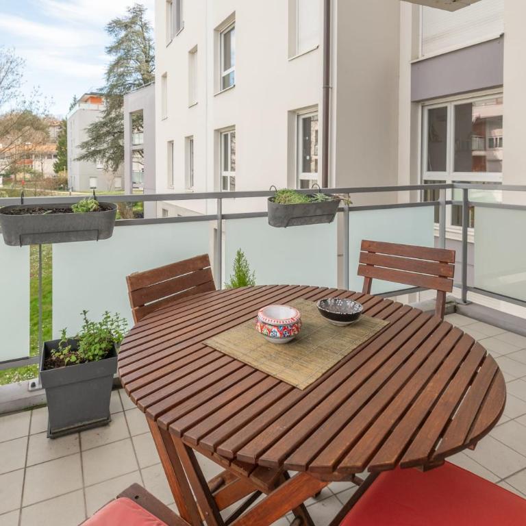 Joli T2 de 57 m proche lac et Vieille Ville - Chambre - 23