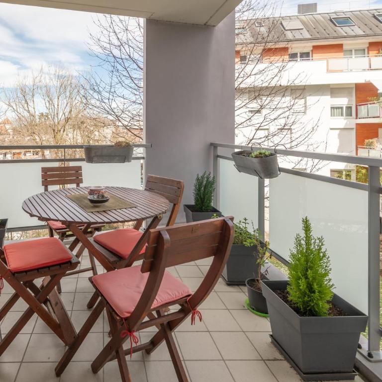 Joli T2 de 57 m proche lac et Vieille Ville - Chambre - 22