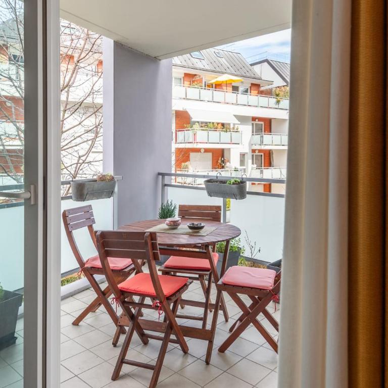 Joli T2 de 57 m proche lac et Vieille Ville - Chambre - 25