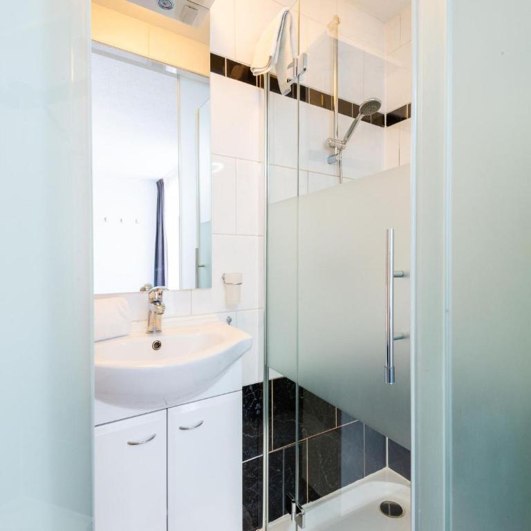 Apartment in Ellmau with Ski-In Access - Two-Bedroom Apartment - 8