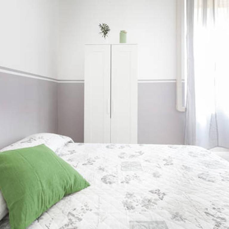 Domus Merulana Bed and Breakfast - Camera Matrimoniale con Bagno in Comune - 5