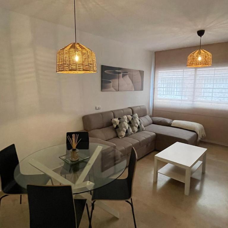 A 5 min Estación de Tren- Patio-Parking y Playa - Apartamento de 2 dormitorios - 9