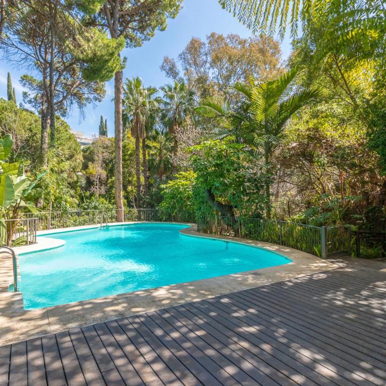 Lujoso Apartamento con piscina en Paseo Maritimo Marbella - Apartamento de 2 dormitorios - 2