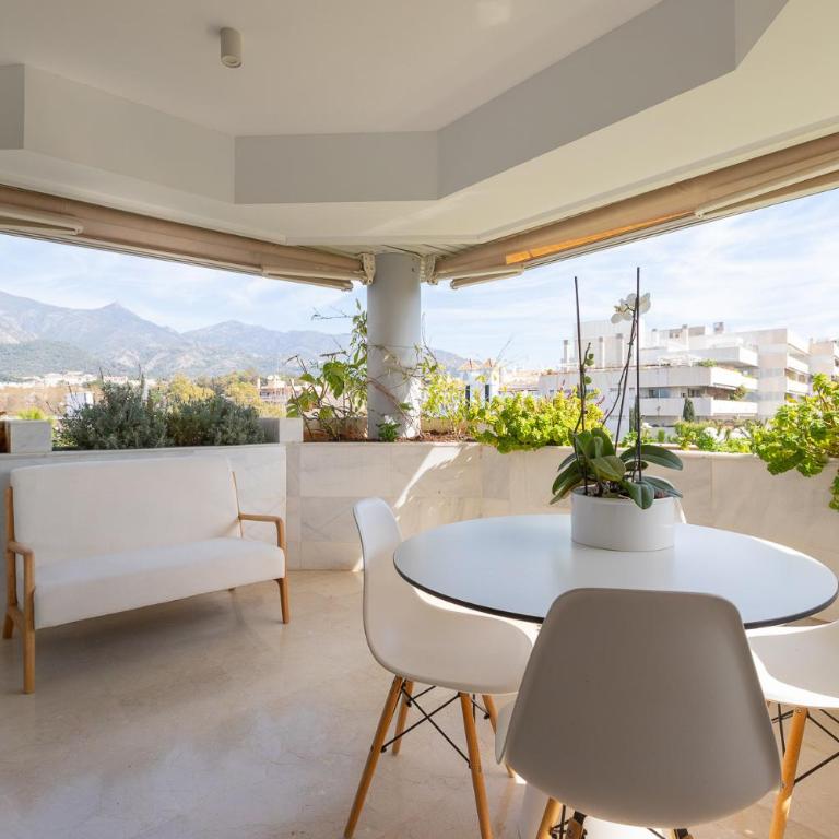 Lujoso Apartamento con piscina en Paseo Maritimo Marbella - Apartamento de 2 dormitorios - 3