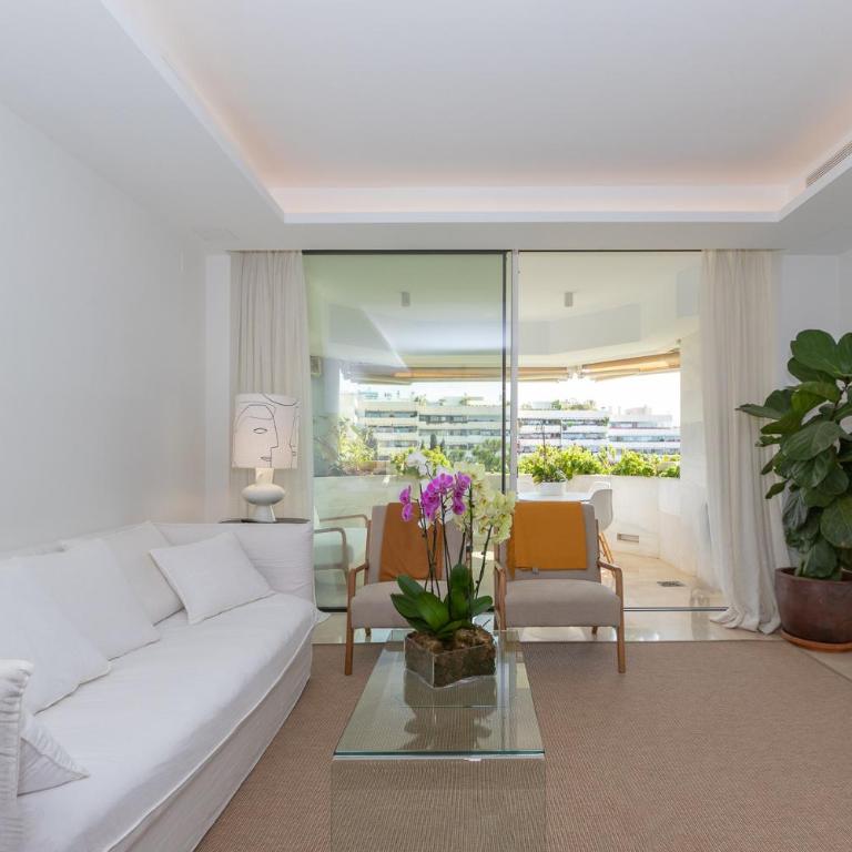 Lujoso Apartamento con piscina en Paseo Maritimo Marbella - Apartamento de 2 dormitorios - 4