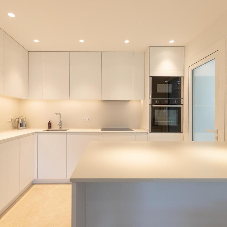Lujoso Apartamento con piscina en Paseo Maritimo Marbella - Apartamento de 2 dormitorios - 6