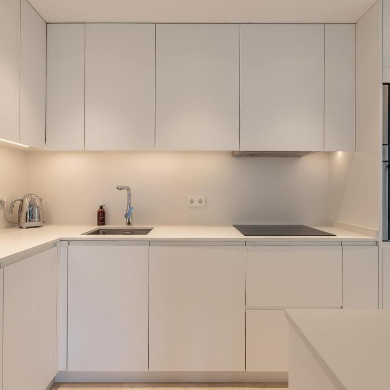 Lujoso Apartamento con piscina en Paseo Maritimo Marbella - Apartamento de 2 dormitorios - 14