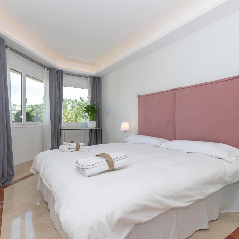 Lujoso Apartamento con piscina en Paseo Maritimo Marbella - Apartamento de 2 dormitorios - 9