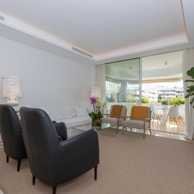 Lujoso Apartamento con piscina en Paseo Maritimo Marbella - Apartamento de 2 dormitorios - 12