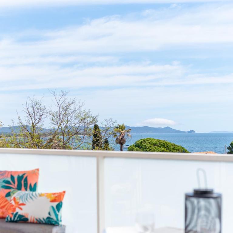Appartement Vue Mer 50m plage des Salins Piscine 2 parkings Terrasse - Apartment mit 2 Schlafzimmern - 4