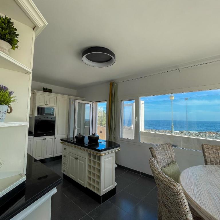 Villa del Mar. Sol, calma y relax en el centro - Three-Bedroom Villa - 5