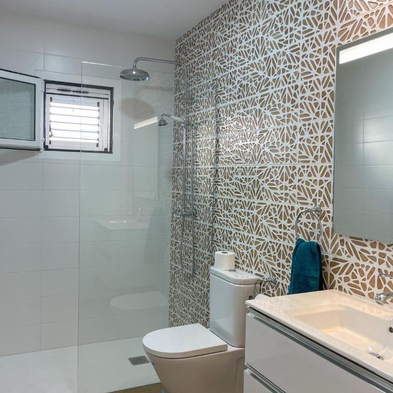 Villa del Mar. Sol, calma y relax en el centro - Three-Bedroom Villa - 33