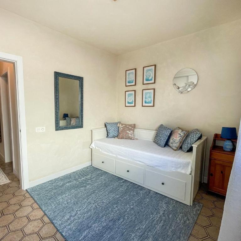 Villa del Mar. Sol, calma y relax en el centro - Three-Bedroom Villa - 25