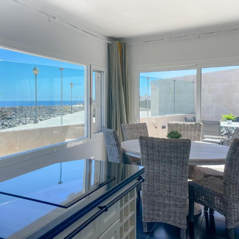Villa del Mar. Sol, calma y relax en el centro - Three-Bedroom Villa - 18