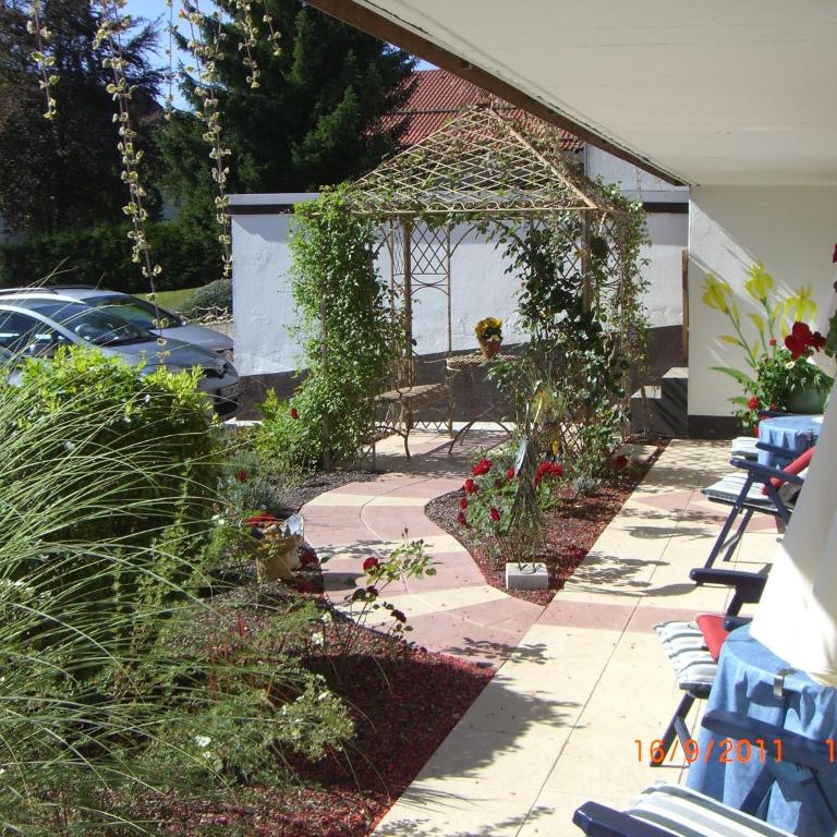 Haus Iris - Einzelzimmer mit kleinem Balkon - 2