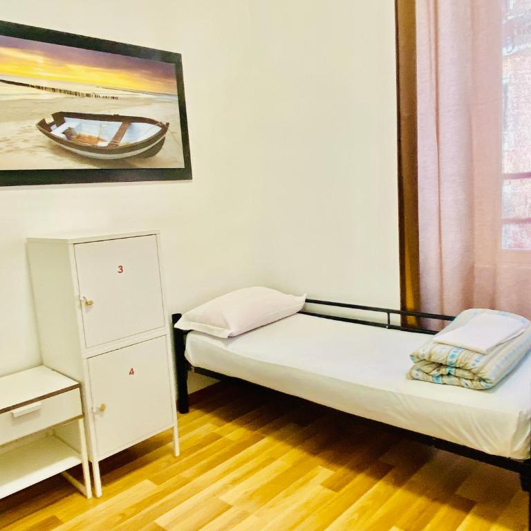 Comfort inn Rome Termini - Posto Letto in Dormitorio Femminile per 4 Persone - 1