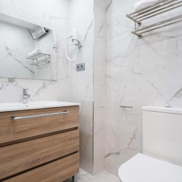 Urban Loft near Atocha (Ercilla N) - Two-Bedroom Apartment - 10