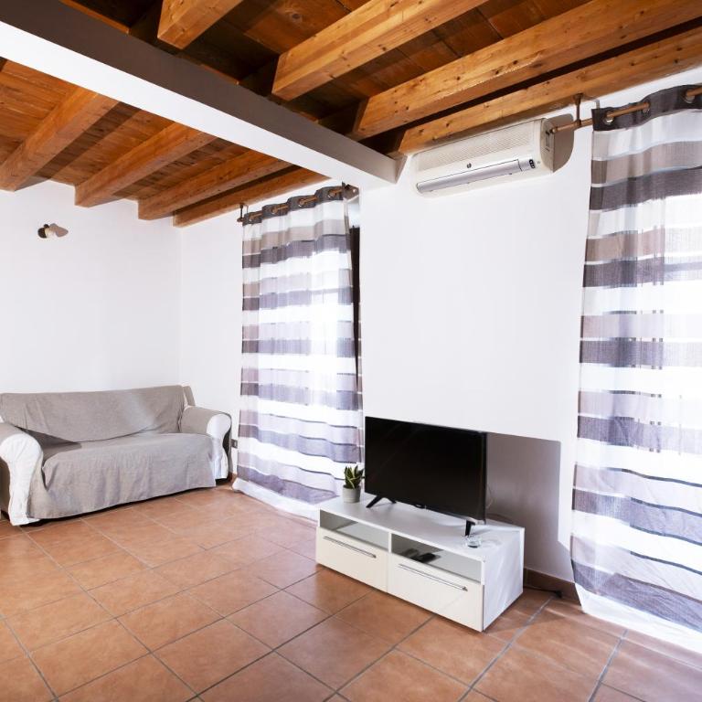 Montesanto 13 - Two-Bedroom Apartment - 3