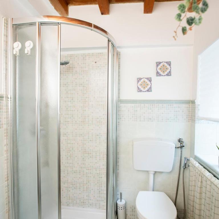 Montesanto 13 - Two-Bedroom Apartment - 24