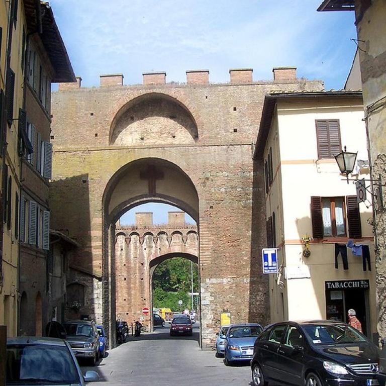 Ampio monolocale nel centro storico di Siena - One-Bedroom Apartment - 2