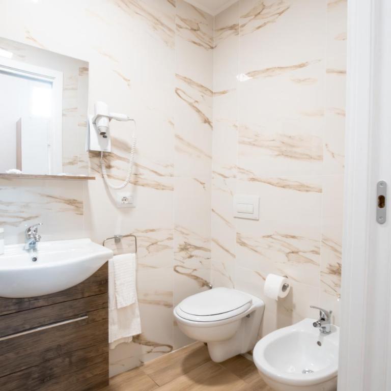 La Pigna - Double Room with Private Bathroom - 2