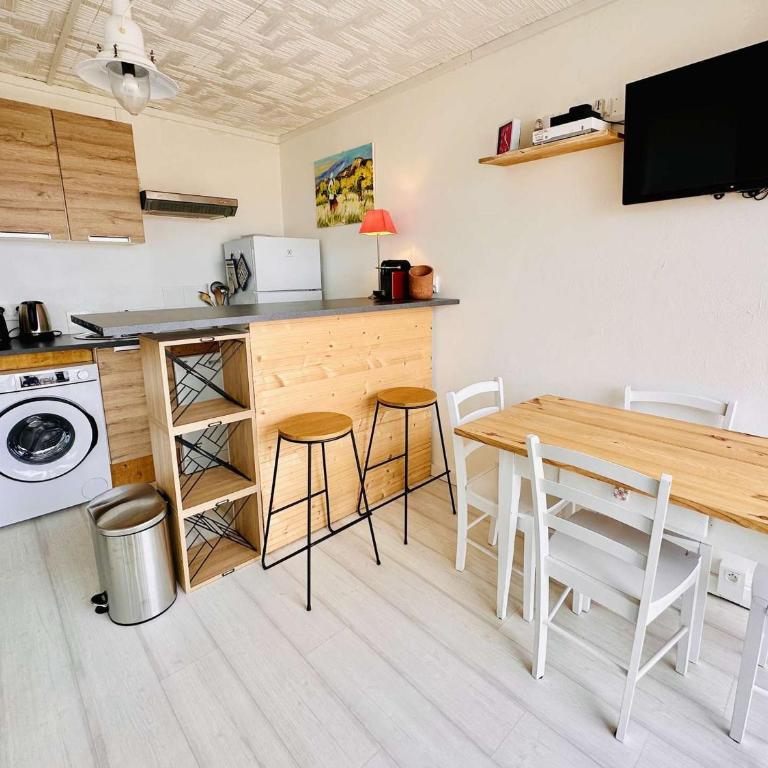 Charmant T2 au Lavandou, climatisé, à deux pas de la plage - FR-1-308-158 - Appartement - 10