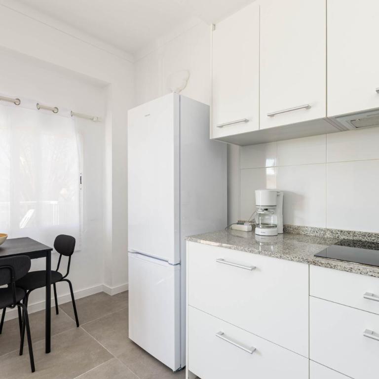 YourHouse Monges apartment with balcony - Two-Bedroom Apartment - 8