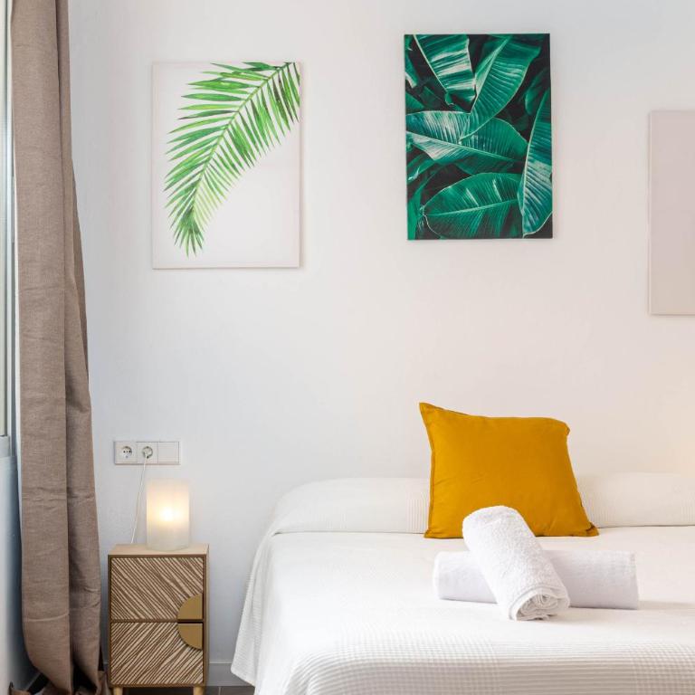 YourHouse Monges apartment with balcony - Two-Bedroom Apartment - 14