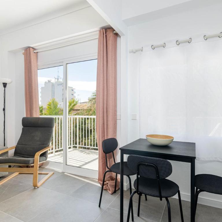 YourHouse Monges apartment with balcony - Two-Bedroom Apartment - 4