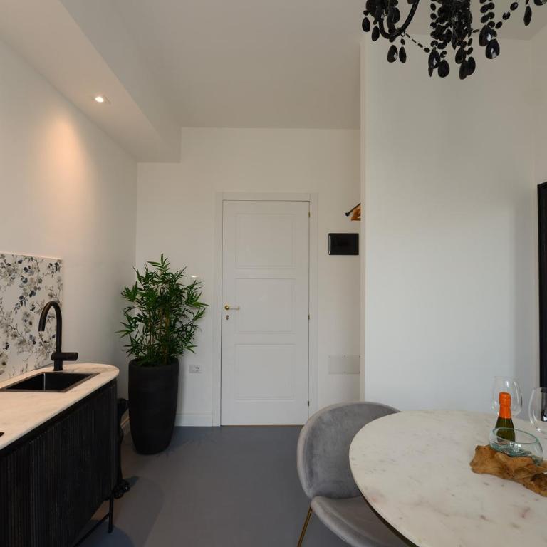 Casa Allegri - Monolocale con Balcone - 9