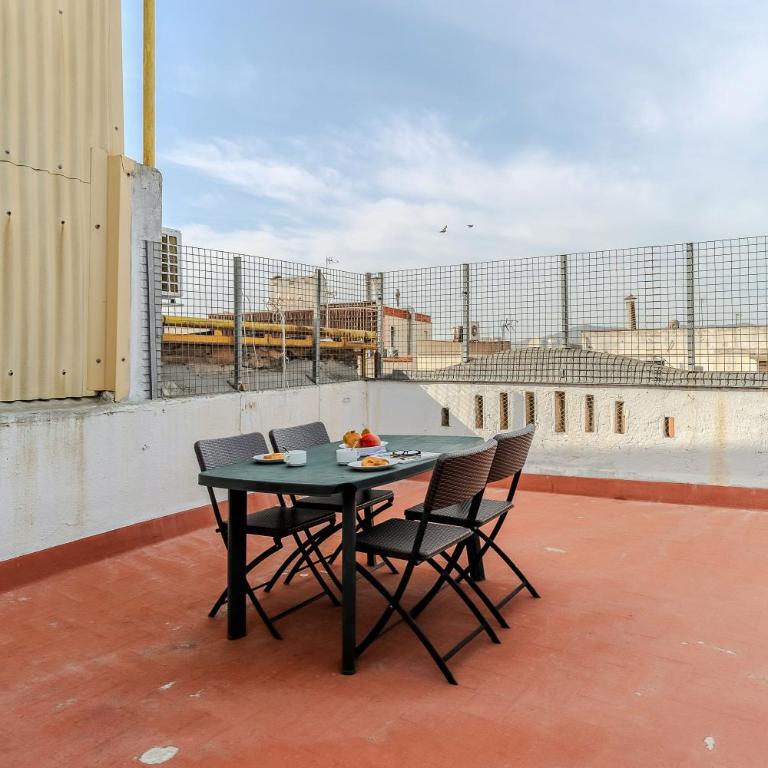 AB Nou de la Rambla - Three-Bedroom Apartment 1 - 4