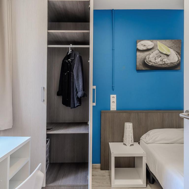 AB Nou de la Rambla - Three-Bedroom Apartment 1 - 17