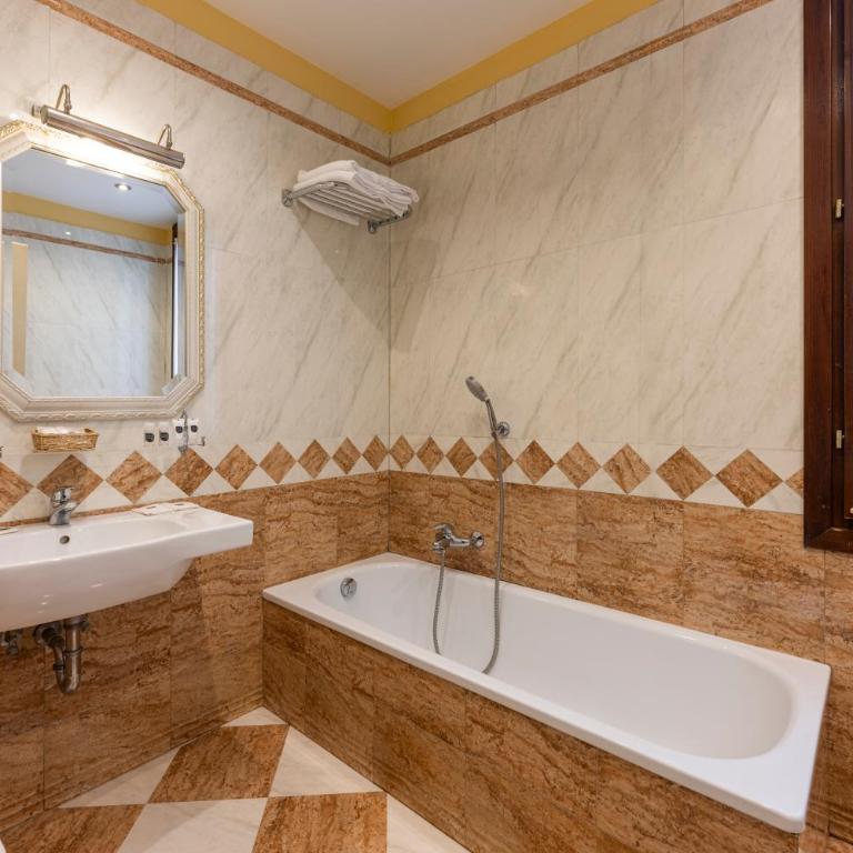 Hotel Ca' Dogaressa - Camera Matrimoniale/Doppia con Letti Singoli con Vista Canale - 5