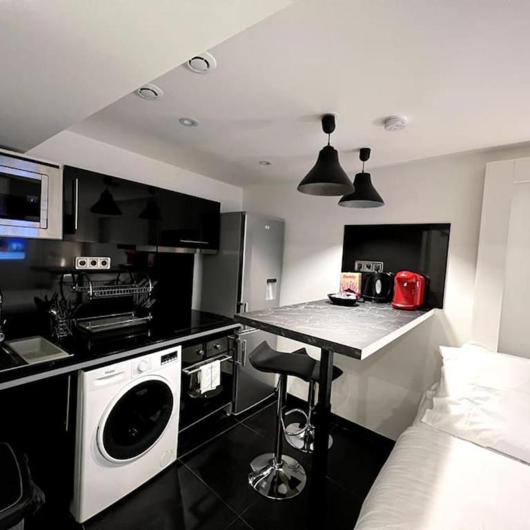 St Michel studio - Appartement 1 Chambre - 1