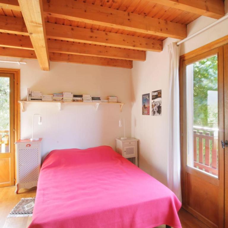 Comfortable family chalet 5 min drive from the lake - Chalet - 13