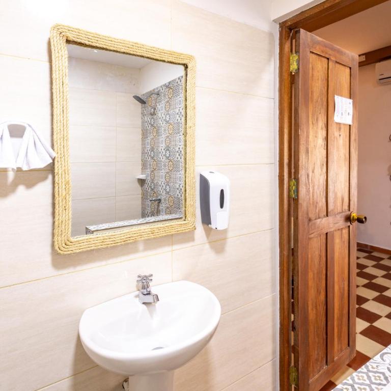 Albarrada Hotel Boutique - Triple Room with Private Bathroom - 3