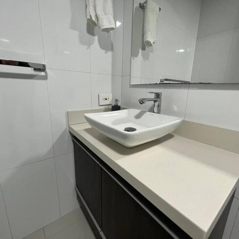 402 - Beautiful Apartament In Heart Of El Poblado - One-Bedroom Apartment - 8