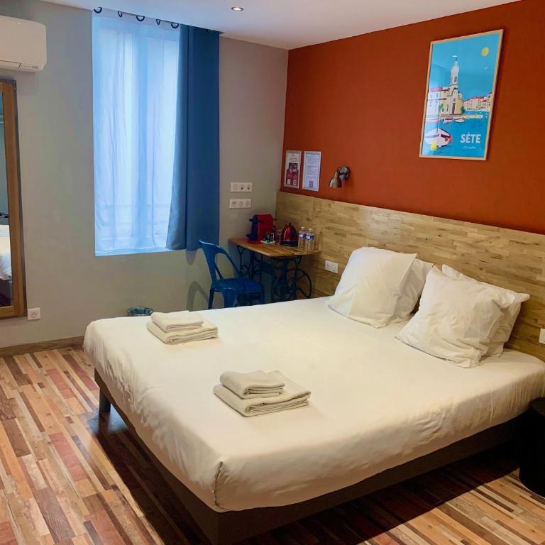 Logis Hotel Yseria - Historical Center - Chambre Lit Queen-Size - 1