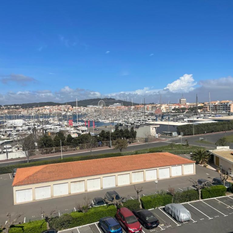 Au bord des falaises - 7 pers - Piscine - dernier étage - Plage - Vue sur le port - Histoire de clés - Appartamento con 2 Camere da Letto - 23