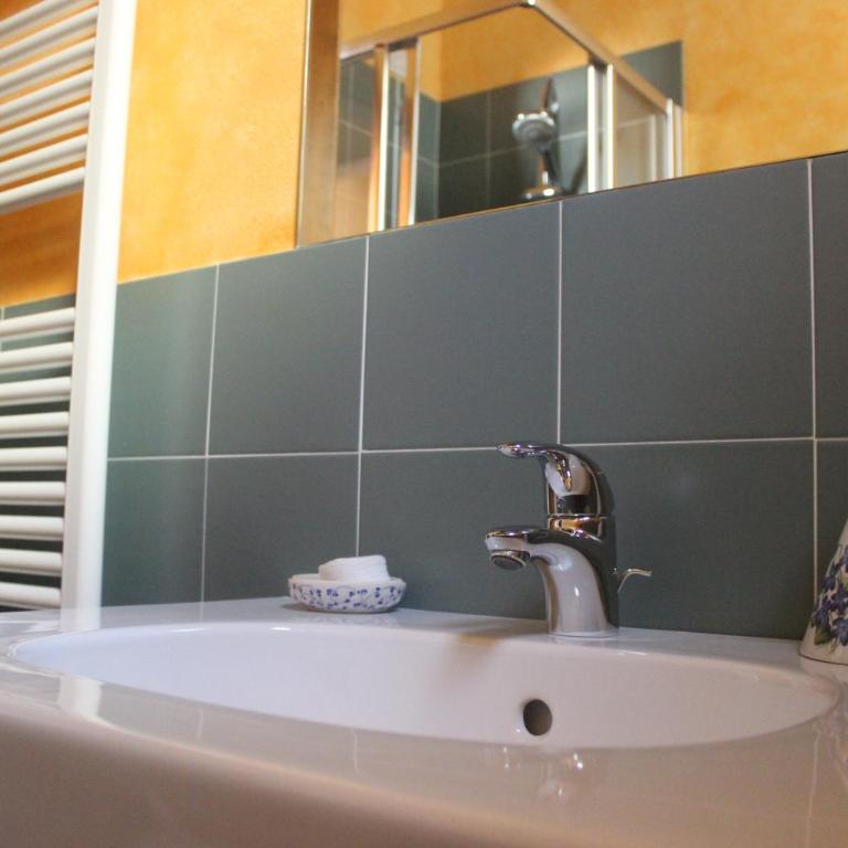 Al Canto B&B - Camera Matrimoniale/Doppia con Letti Singoli con Bagno Privato - 11