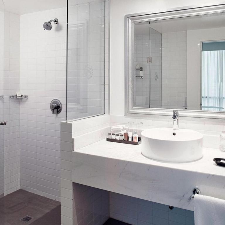Wyndham Monterrey Ambassador Centro - Habitación Deluxe con cama extragrande - No fumadores - 2