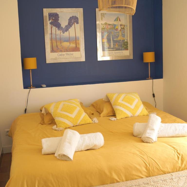 Grand Mas provençal, mer à 200m, parking privé fermé, piscine chauffée - Villa - 2
