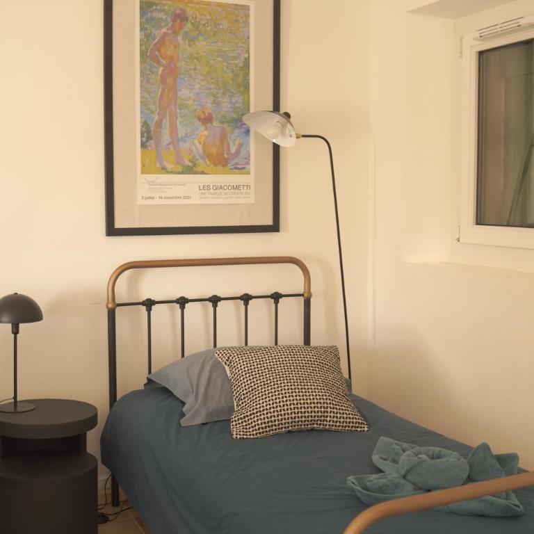 Grand Mas provençal, mer à 200m, parking privé fermé, piscine chauffée - Villa - 16