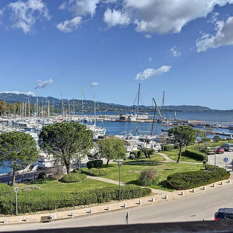Pretty cocoon with harbour view - Apartment - 4