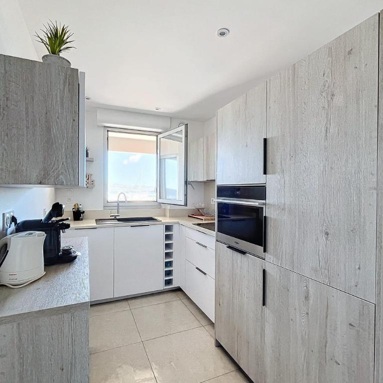 Pretty cocoon with harbour view - Apartment - 10