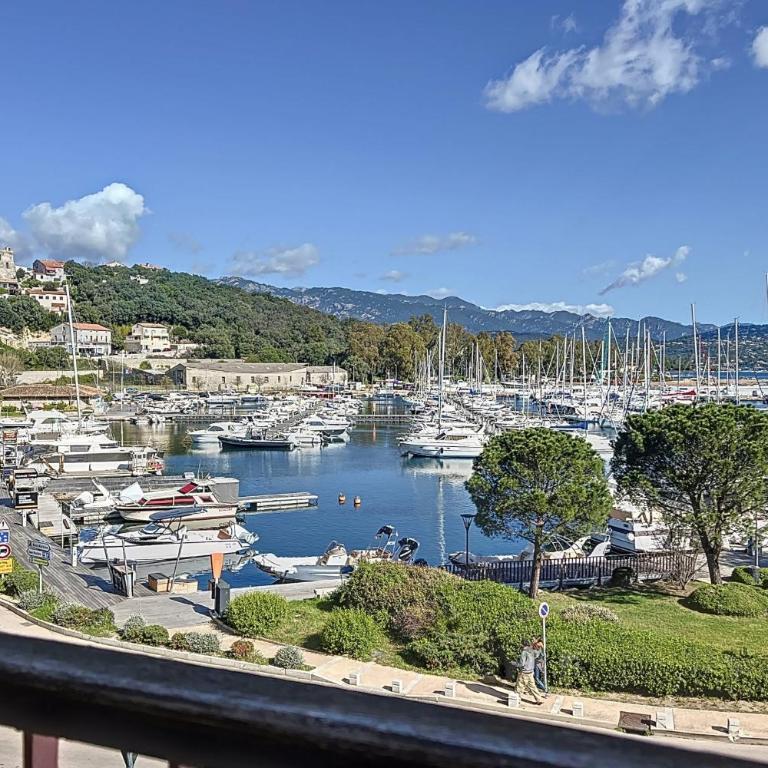 Pretty cocoon with harbour view - Apartment - 16