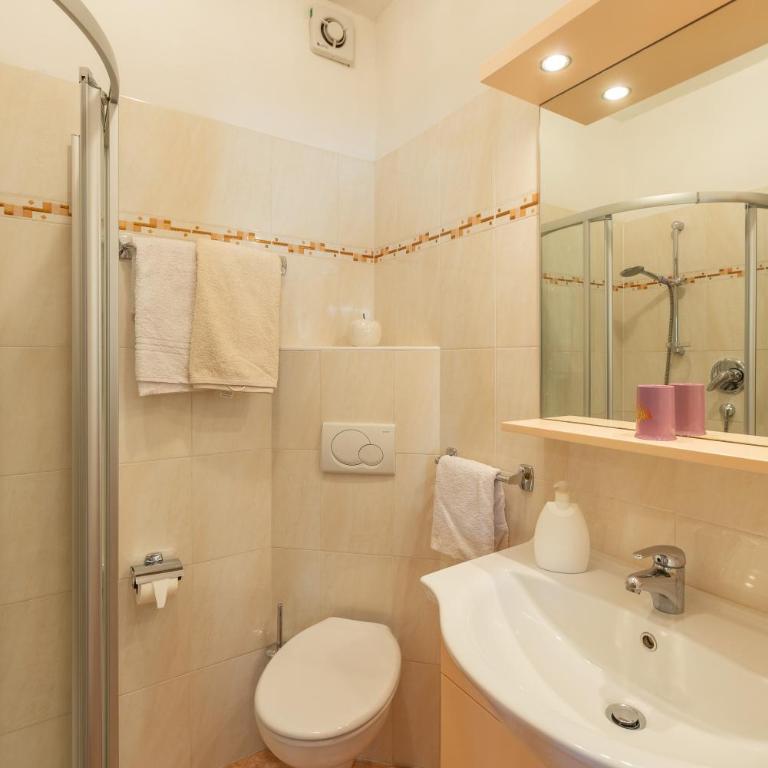 Ferienhof Franzelin - Apartamento con vistas al jardín - 18