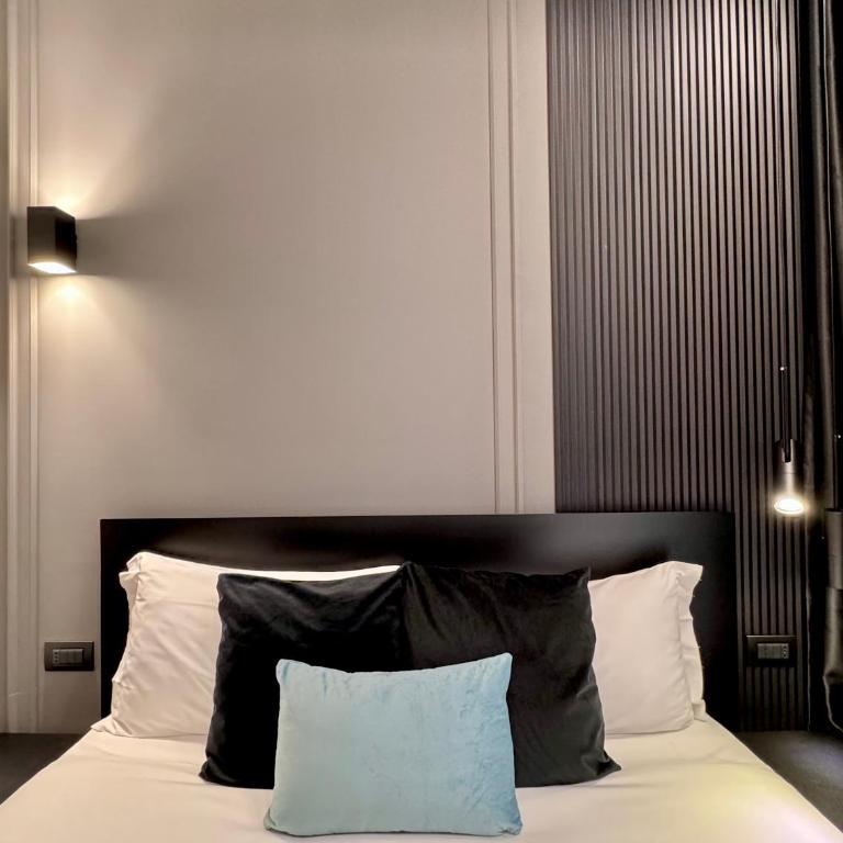 Gallerie Boutique Rooms - Double Room with Private Bathroom - 20